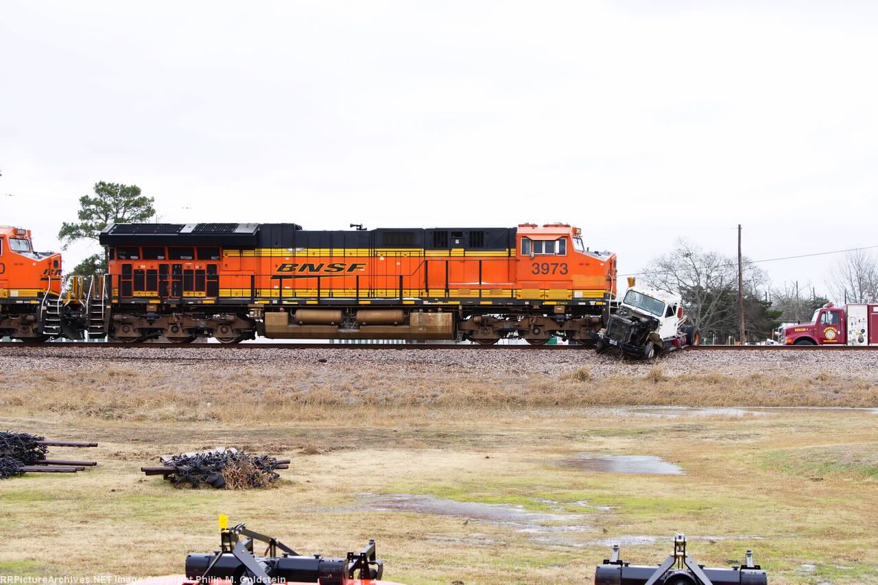 BNSF 3973 has a new hood ornament